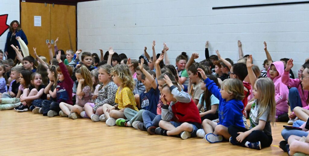 Woodville Elementary School hosts Birds of Prey presentation